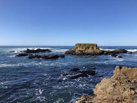 宝石のような美しさ。ガラスでできた世界の「グラスビーチ」4選 - TRiP