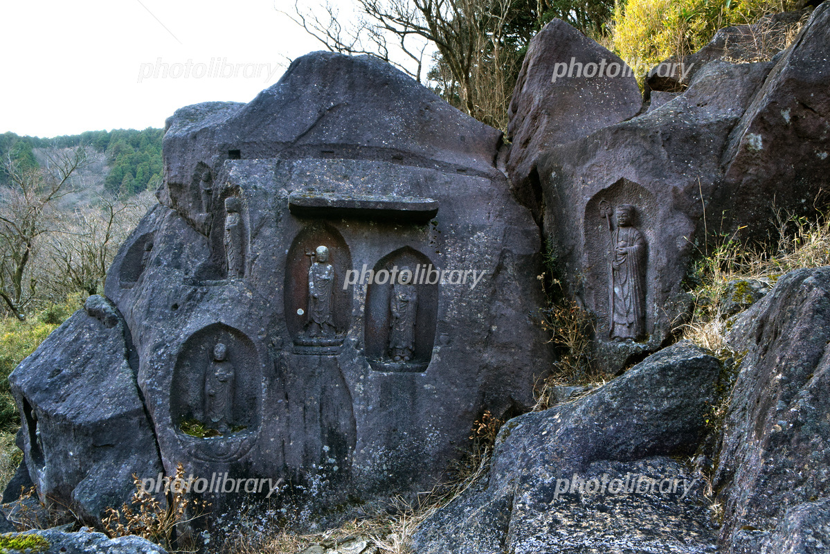 元箱根石仏・石塔群 - 箱根観光情報 芦之湯アクアディーナ