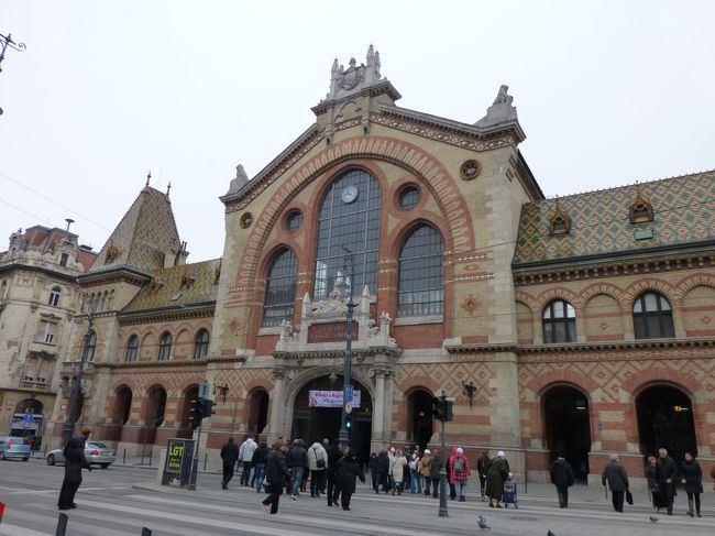 ブダペスト中央市場でお土産探し！格安フォアグラ発見！カード使える？トイレは？ - 旅好きアラサー女子の世界一周ブログ