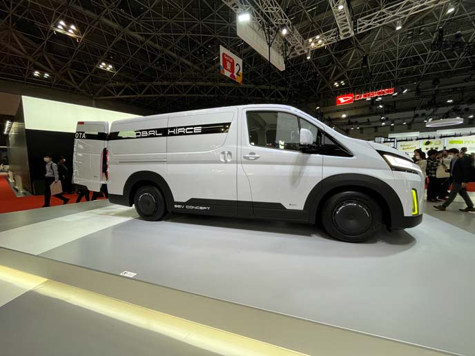 ついにボンネットが付いた次期ハイエースがやってくる!?：旬ネタ日刊カーセンサ