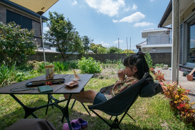 庭でおうちキャンプを楽しむために必要なものは何？目隠しの仕方は？バーベキュー以外の盛り上がる料理を紹介！ –Onnela オンネラ