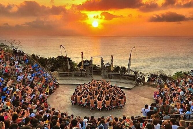 初めてのバリ島でケチャックダンスはウルワツ寺院がおすすめ！時間・料金・コツを解説 一人で感じる、バリの魔法