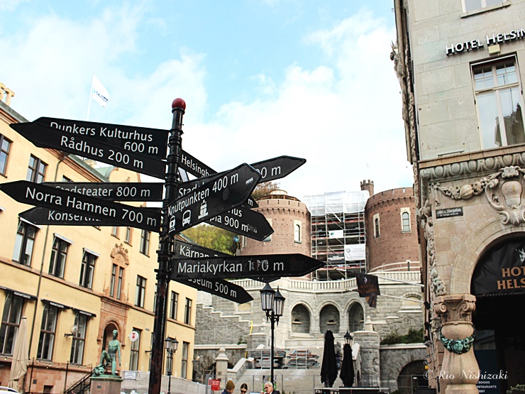 スウェーデン・ストックホルムの旧市街「ガムラスタン」の歴史ある街並みが素敵すぎる!!トリドリ