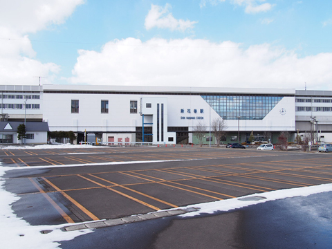 東北新幹線と釜石線が交差する駅新花巻駅