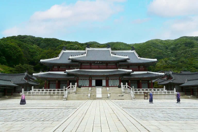 龍仁大長今パーク 旧MBCドラミア ＋水原華城＋華城行宮観光ツアー＜終日