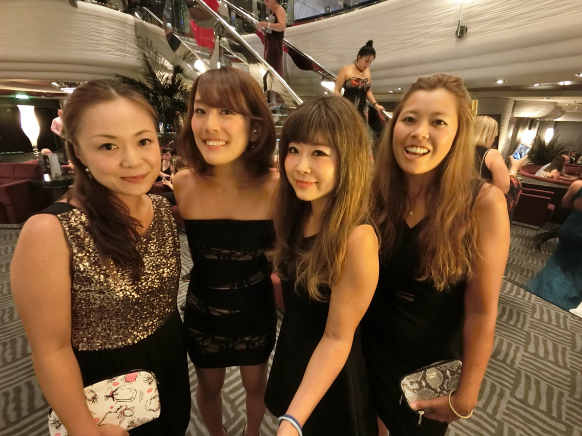 クルーズ船のドレスコード完全ガイド！フォーマルナイトの服装＆写真付き実例 2025年版- メジャートリップ