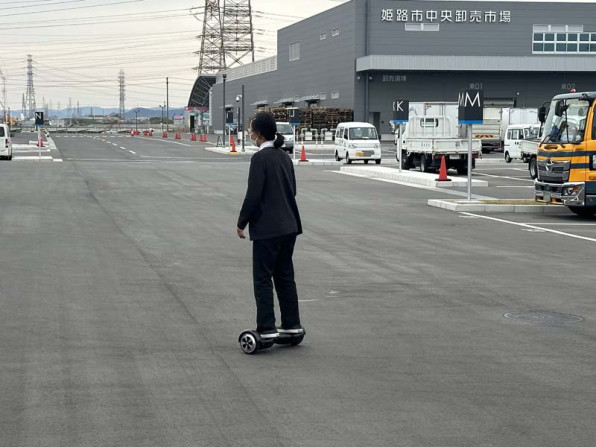 市場ならではの乗り物！, 市場で大活躍の『ターレ』の運転の仕方をご紹介します。,札幌 ,sapporo ,北海道 ,hokkaido,市場,中央卸売市場,運転,ターレ,モートラ