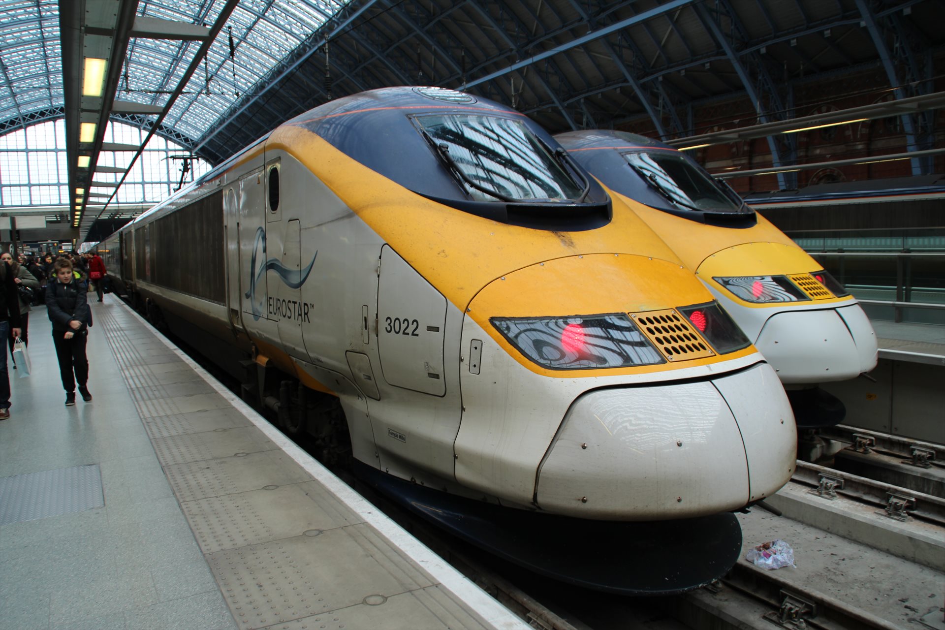 英仏ドーバー海峡トンネル。貨車でクルマを運搬。ゆにぞんの部屋へようこそ