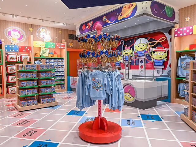 トイストーリー☆鏡 ホテル内ショップ「ギフト・プラネット」限定！東京ディズニーリゾート・トイ・ストーリーホテル