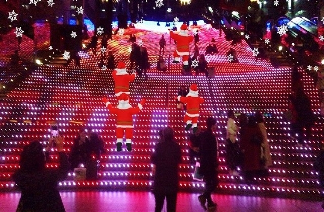 京都駅東広場京都駅ビル 東広場ライトアップ 光の和絵巻