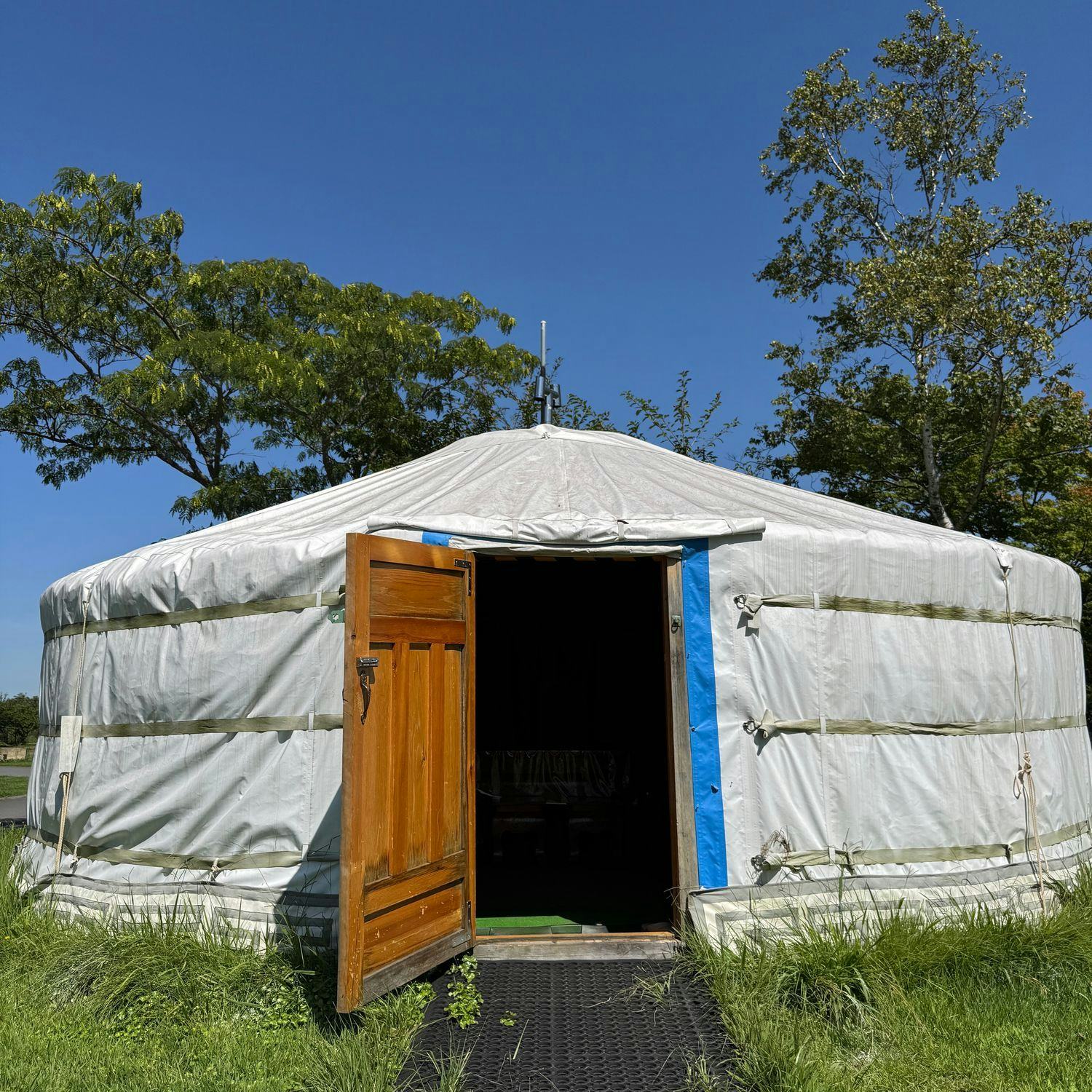 モンゴルのゲルの特徴とは？宿泊やトイレって実際どんな感じ？ - ツォクトモンゴル乗馬ツアーblog