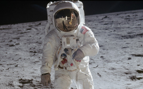 アポロ着陸地点 - 月世界への招待