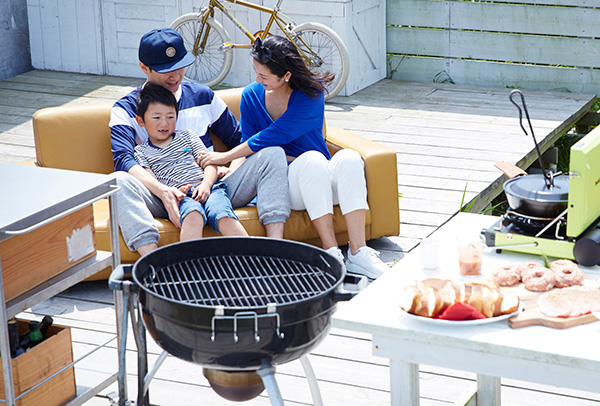 広さ48平米！マンションのルーフバルコニーでホームパーティを楽しむESSEonline エッセ オンライン