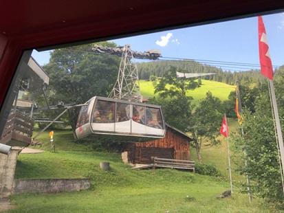 映画「女王陛下の007」で使われたシルトホルン：ミューレンそれでも旅に行きますか