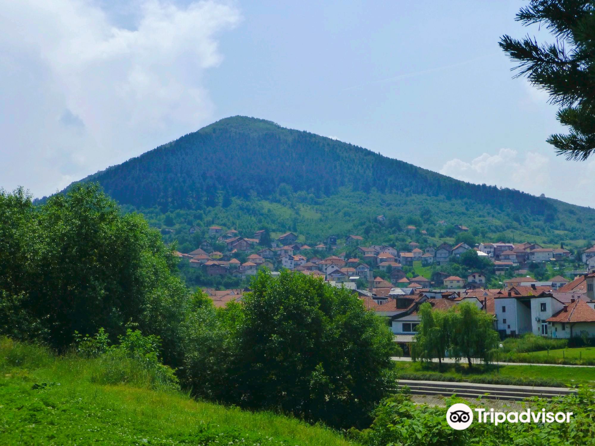 世界最古＆最大のピラミッドはボスニアにあった！エネルギーに満ちた神秘的なパワースポットに潜入。Ça voir! －さぼわーる－