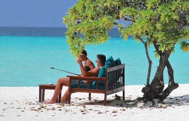 体験談 海外でウェディングフォト 自分で撮影する方法！モルディブでセルフウェディングフォト 用意するアイテム紹介