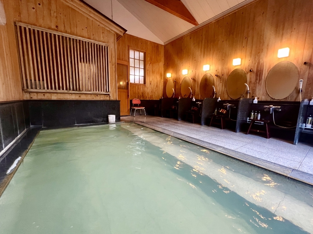 銀山温泉 能登屋旅館 まるで「千と千尋の神隠し」の世界！冬こそ美しい山形県のおすすめ温泉鈴木です。～鈴木利典