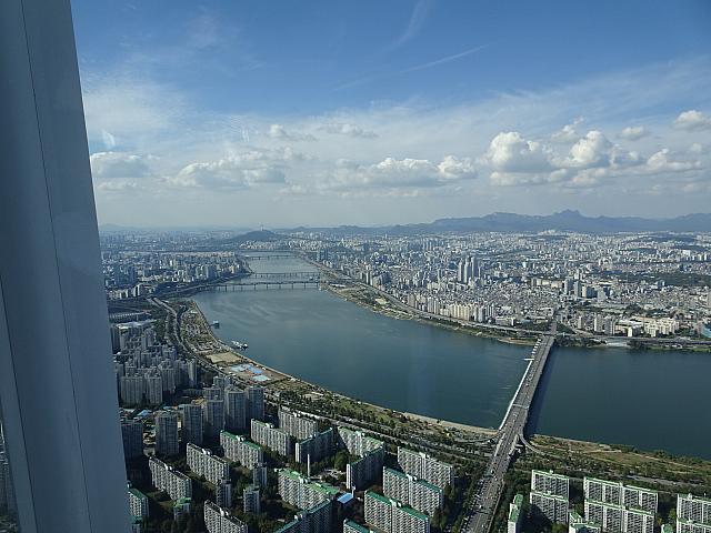 韓国一の超高層ビル・ロッテワールドタワー、５５５ｍに完成