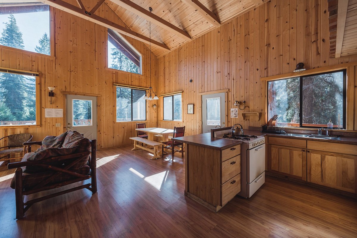 キングス キャニオンとセコイア国立公園のプライベート ハイキング ツアー 2025