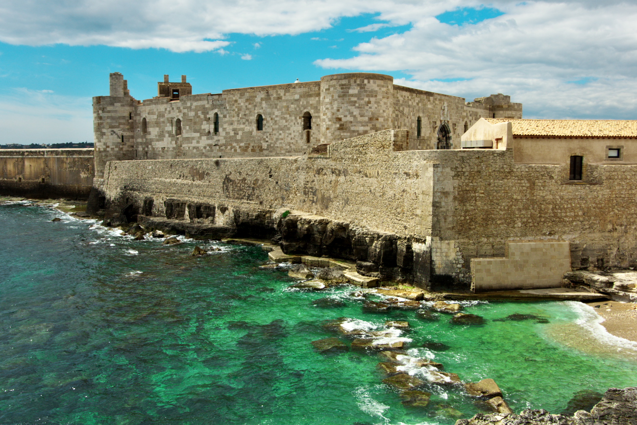 車で巡るシチリア島の多彩な魅力アイルトン