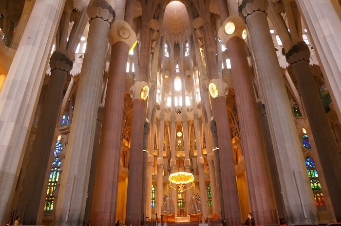 サグラダファミリアは2034年にすべての工事が完了予定！建築のようすを見られるのは今だけ！！ – こじんたび