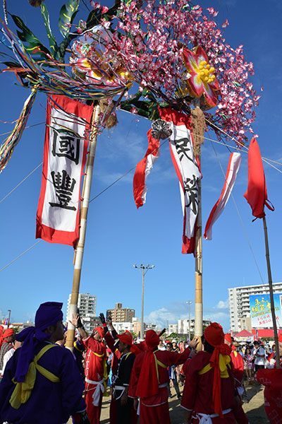 沖縄 糸満大綱引き『旗頭』10: 沖縄風景画像集