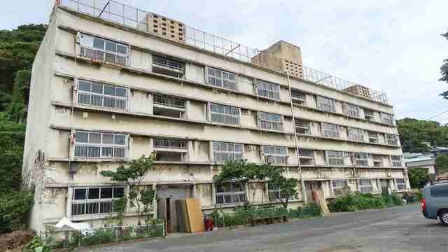 泉北ニュータウン 人が居ない夜の廃墟団地群。Ruined housing