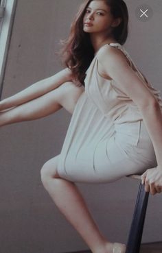 大人の悩みに効く服”Eluraが、女優・黒谷友香さんを初起用！大人気アイテム「アイロンいらずシャツ」など着こなす春ビジュアルを2月3日 金 に公開ファッショントレンド