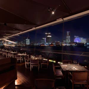 🌉✨サンフランシスコの夜、海風とともに楽しむ贅沢ディナー🦀🍞, フィッシャーマンズ・ワーフの夜散歩のあとは、,海辺のレストランで ダンジネスクラブ と,クラムチャウダー を堪能🤤✨✨,ジューシーで甘みたっぷりのダンジネスクラブに、濃厚なクラムチャウダーをサワードウブレッドと一緒に