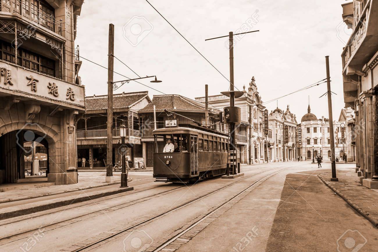 上海の古い町並みの写真素材・画像素材 Image 49199435