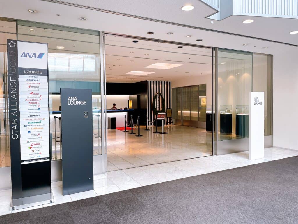 デュッセルドルフ空港 ルフトハンザビジネスラウンジ滞在記 ユーロウイングス搭乗時もANAプレミアム会員ならラウンジ使えます DUS LHBusiness