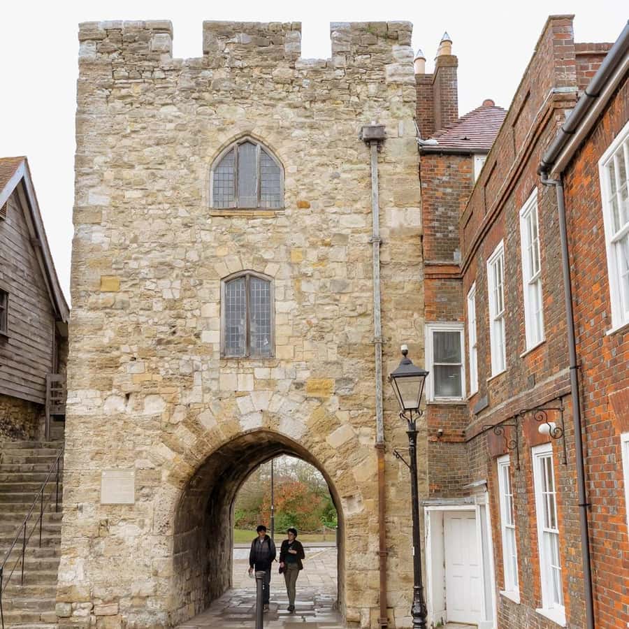 RMS タイタニック号、ベルファスト、アイルランドに建てられ、1912 年、ニューヨーク、アメリカ合衆国にサウサンプトン、イングランドからの処女航海で沈没のイメージを示すアイルランドエール共和国切手の黒と白のイメージの写真素材・画像素材