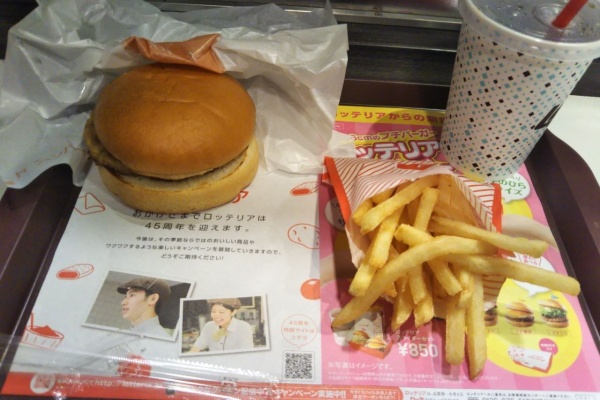 今日のお昼は中野セントラルパークのフードトラック『PICNIC GOHAN』でランチ！公式 NAKANO CENTRAL PARK