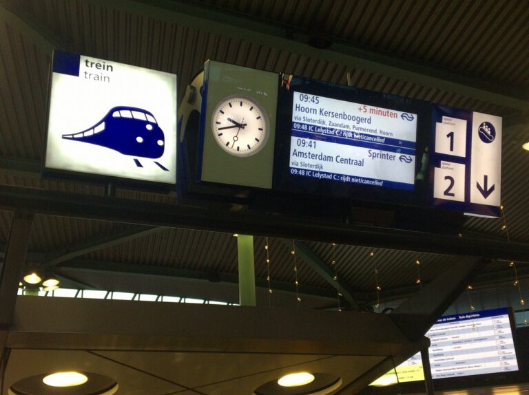 アムステルダム スキポール空港から市内へのアクセス・構内マップ 徹底ガイド