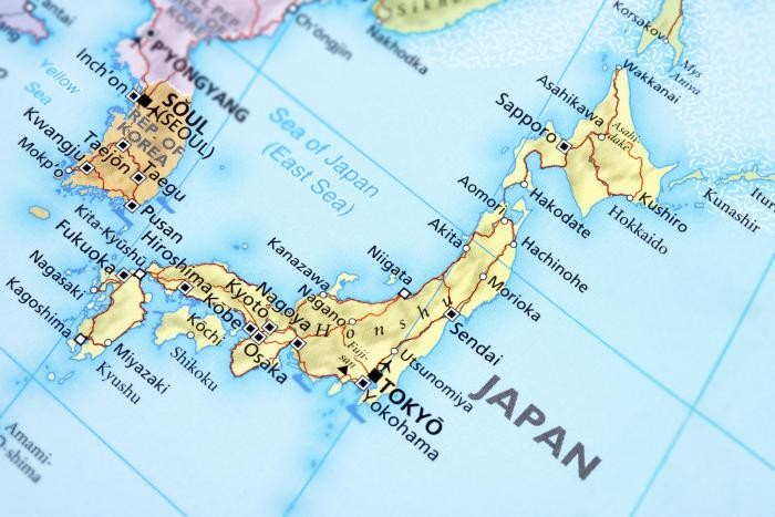 韓国人はそう呼んでいて、これは「東海」と名付けるべきだと信じています。もしあなたがそこにいたら、Googleマップもそう表示するでしょう。どちらの名前がより適切だと思いますか？: r geography