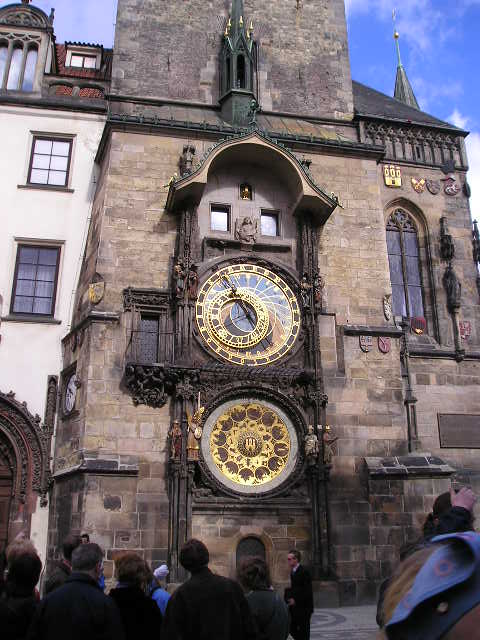 古い天文時計はチェコ共和国プラハの中心の広場の写真素材・画像素材 Image 10726020