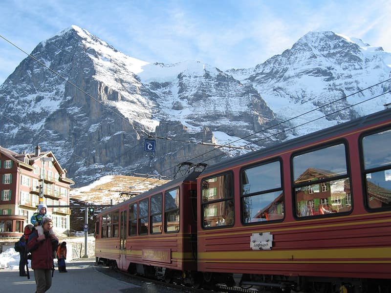スイス鉄道ツアー 氷河特急 ベルニナ急行を徹底解説海外旅行のSTW