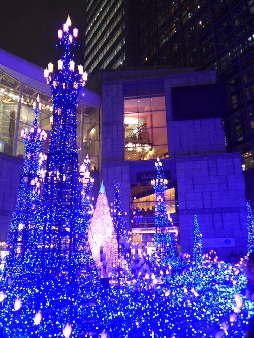 カレッタ汐留のイルミネーション、ディズニー映画『アナと雪の女王』『塔の上のラプンツェル』の世界を表現 - ファッションプレス