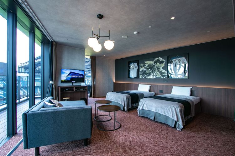 北海道の新球場「ES CON FIELD HOKKAIDO」が見える温泉＆サウナとホテルが開幕3試合中の予約の抽選販売中IGNITE