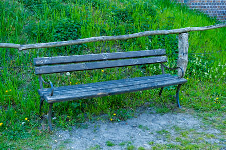 GEBYUI ヴィンテージパティオベンチ金属ガーデンベンチ錬鉄バッグベンチヨーロッパスタイル中庭屋外、公園、ポーチ、ポーチ、芝生に適 レトロなパティオ ベンチメタルガーデンベンチアイアンポーチベンチホワイトパークベンチヨーロピアンスタイルの屋外ベンチ装飾2-庭