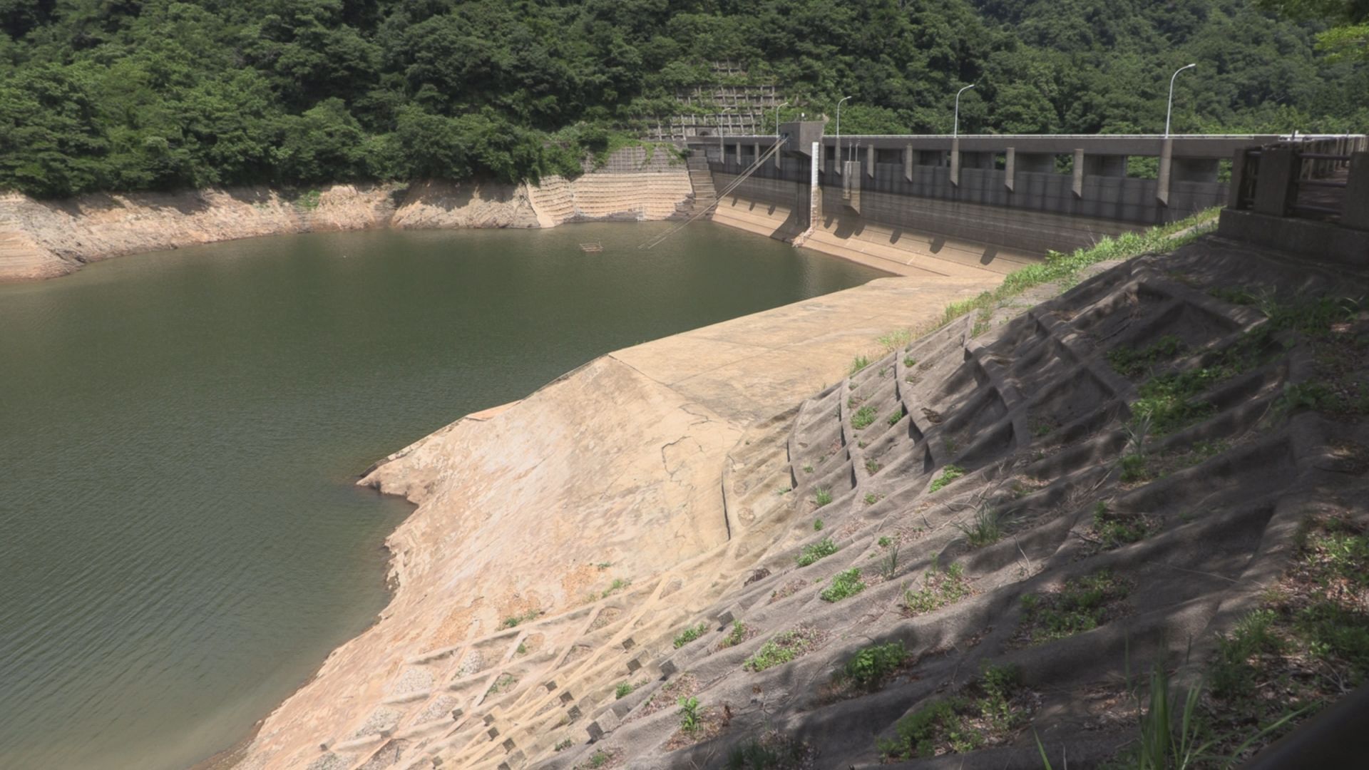 手取川ダム堰堤左岸ライブカメラ 石川県白山市女原ライブカメラDB