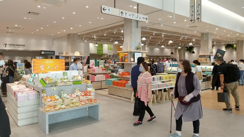 人気の佐野サービスエリア 下り がパワーアップ！その気になる内容は？AUTO CAMPER