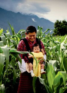 ブータンの8歳の皇太子、公式行事への参加が話題に。CulturemadameFIGARO.jp フィガロジャポン