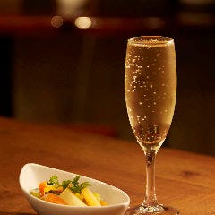 今週の週替わりランチは🍖チキンのポワレ ピッツァ風 🐟かじきマグロのパルミジャーノ 菜の花リゾットを添えて