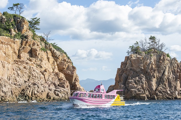 観光船で青海島を一周: キャンピングカー放浪旅生活＋SOTO＋終の棲家は自走式