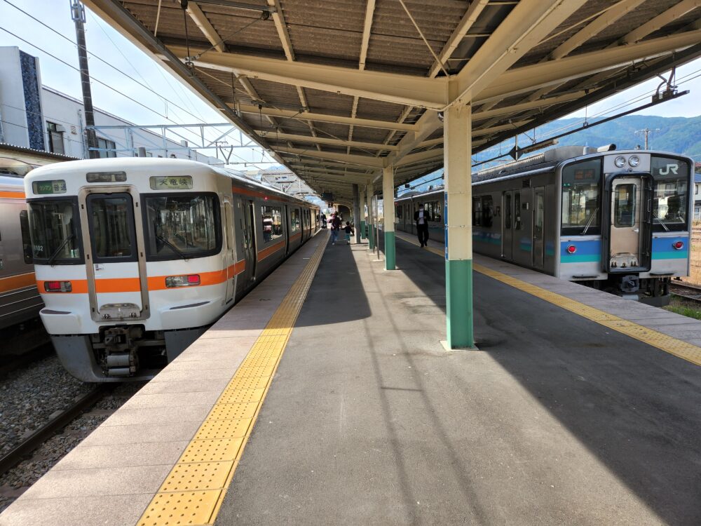 ファイル:岡谷・辰野・塩尻付近 JR路線図.svg -