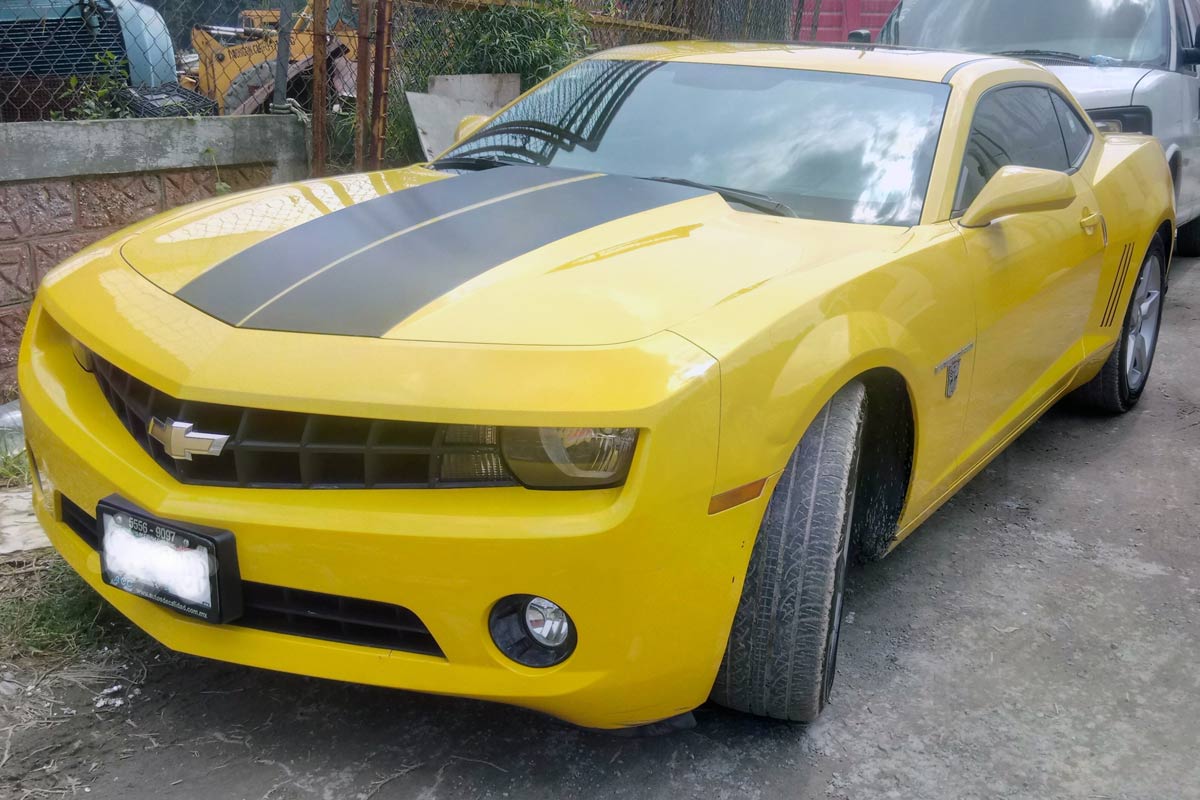 トランスフォーマー シボレー カマロ 黄色 車