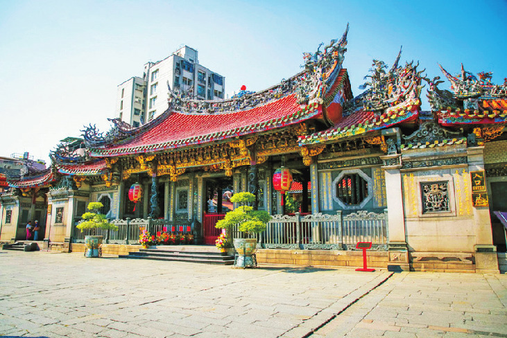 台湾 台北を代表するパワースポット！龍山寺の見どころを紹介 - おすすめ旅行を探すならトラベルブック TravelBook