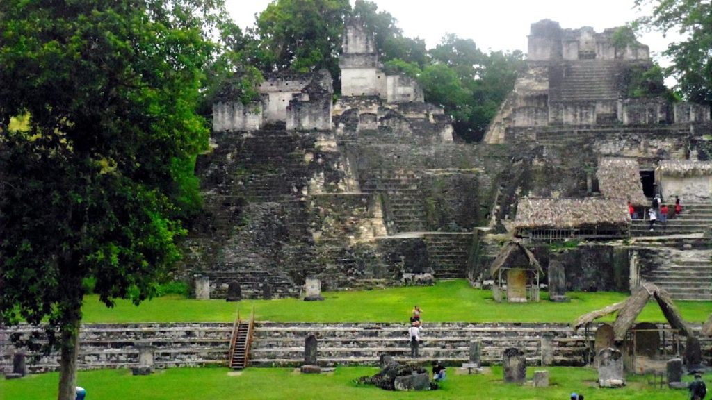 グアテマラ ロマンあふれる古代マヤ文明ティカル遺跡