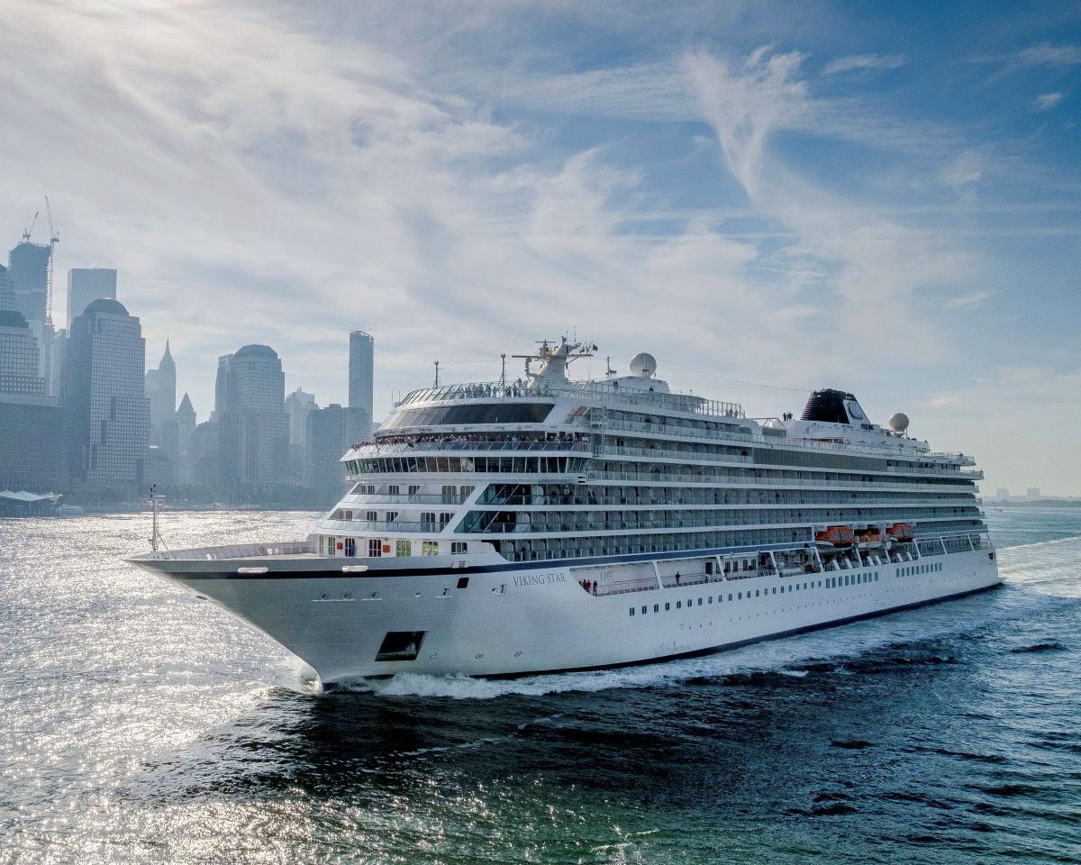 神戸市 神戸港初入港 小さくても豪華なクルーズ客船「シーボーン・クエスト」 Best Kobe-